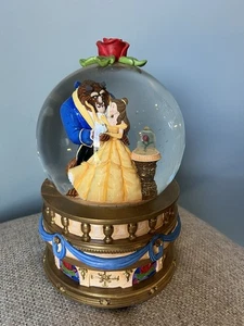 VINTAGE 1991 ~ DISNEY STORE ~ GROSSE SCHÖNE & DAS BIEST ~ SCHNEEKUGEL ~ SPIELUHR - Bild 1 von 12