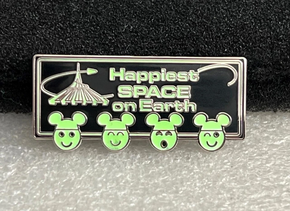 Prendedor Disney Disneyland Happiest Space on Earth Space Mountain Foto 1 de 1