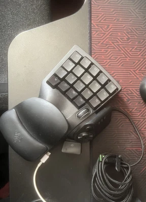 Razer Tartarus Pro Gaming Keypad Analog-Optical Switch - Image 1 of 3