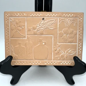 De colección Calentador de Pan Terracota Repujado Italiano Azulejo Rústico Cottagecore Colgador de Pared - Imagen 1 de 11