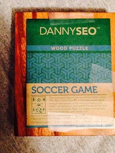 Danny Seo Holz Fußball Puzzle Brainteaser Mandalay Box Co Sammlerstück Geschenk - Bild 1 von 3