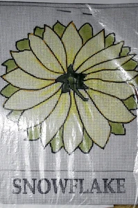 Needlework tapestry Kit 8"X 8" inspired by antique Chinese porcelain design. - Picture 1 of 4