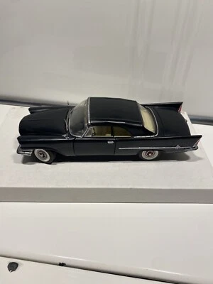 Franklin Mint 1957 Chrysler 300C Convertible 1/24 Diecast Car, Black - Image 1 of 4