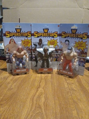 Lote de bonecos de luta livre WWE Superstars Series 14 Zeus, Muta & Iron Sheik novo na caixa - Imagem 1 de 4