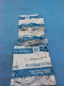3 Genuine GM Pop Rivet, Genuine OEM Part 7661949 Quantity 3 - Picture 1 of 2