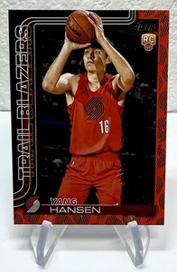 2025-26 Topps Baloncesto #216 Yang Hansen Equipo Color Border SP RC Blazers Novato - Imagen 1 de 2