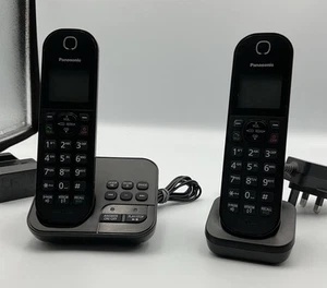 Panasonic KX-TGC420E Cordless Phone + Answering Machine System with 2 Handsets - Zdjęcie 1 z 7