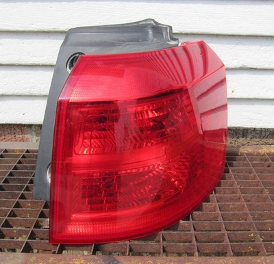 Conjunto de luces traseras GMC TERRAIN 2016 lado del pasajero derecho cuarto montado en panel Foto 1 de 4