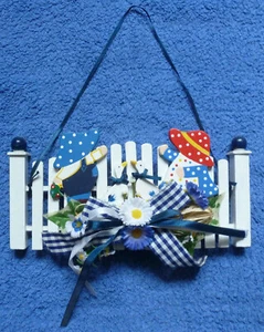 Wanddeko Wandschmuck Wandbild Holz weißer Zaun Gänse Figuren Blumen ca. 23x11 cm - Bild 1 von 3