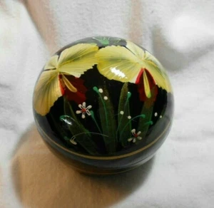 Mango wood Trinket Box, Black lacquer, Hand painted, 8 cm x 7 cm. Yellow flowers - Picture 1 of 5