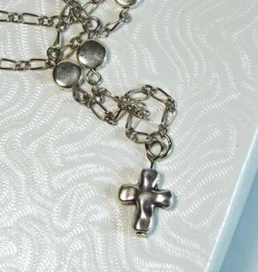 CYNTHIA LYNN "OLD RUGGED CROSS" RHODIUM SILVER HAMMERED CHRISTIAN CROSS NECKLACE - Imagen 1 de 1
