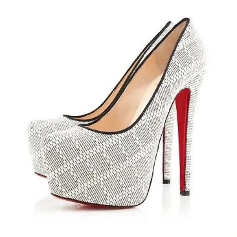 Christian Louboutin アイボリー ハイヒール Loubigirl - 85mm Strappy sandals - Crepe satin - Off white - Women