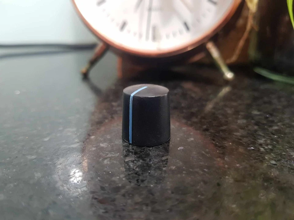 Australian Monitor Plastic Rotary Knob Amplifier Mixer Audio Genuine Spare Part - Image 1 of 4