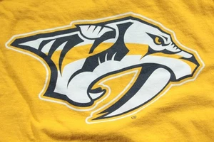 Camiseta Nashville Predators NHL Hockey XL Camisa Amarilla - Imagen 1 de 3
