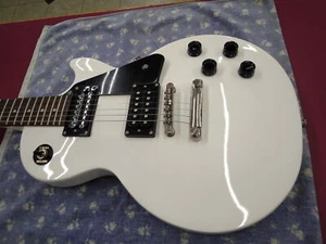 EPIPHONE LESPAUL STUDIO Used 2013 Mahoganybody Mahoganyneck Rosewoodfingerboard - Picture 1 of 12