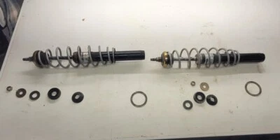 Amortiguadores y resortes delanteros Polaris Trail Boss 330 2x4 Foto 1 de 4