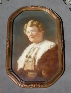 Antique Chicago Portrait Co. Cathedral Design Picture Frame Bubble Convex Glass - Picture 1 of 9