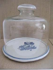 Pfaltzgraff Yorktowne Käseplatte 6-3/4 Durchmesser Glaskuppel Servierer UNBENUTZT - Bild 1 von 3