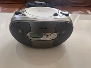Philips mp3 CD player with rewrite compatibility and headphone jack - Picture 1 of 3