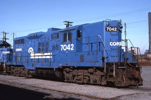 Original Slide: Conrail GP9 7042 - Picture 1 of 1