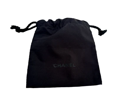 Bolso plumero pequeño con cordón negro para joyería Chanel Foto 1 de 3