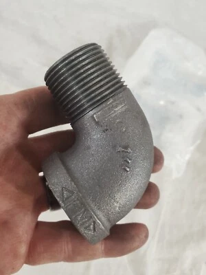 Barnes 1" 90 Degree Elbow Pipe Fitting Steel Female Item No. SS13275-1 - Image 1 of 4