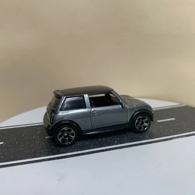 Mini Cooper S 2021 Matchbox MBX Metro #73/100 '03 gris escamas de metal con 6 radios casi nuevo Foto 1 de 4