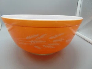 Pyrex Golden Wheat 2.5 Quarts Nesting Mixing Bowl 403 - Picture 1 of 1