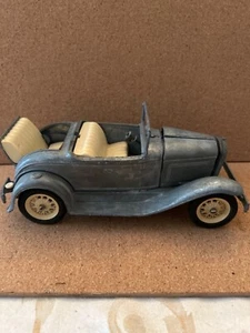 Hubley Toys 854-5K Vintage Car back seat goes down and wheels turn - Picture 1 of 9