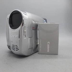 Canon DC210 Handheld DVD-RW Camcorder Silver Tested - Picture 1 of 10