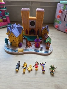 Polly pocket hunchback of Notredame Near Complete - Picture 1 of 6
