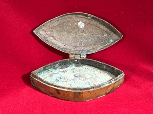 GREAT INDIAN WARS ERA BRASS JEWELRY / TRINKET BOX / HINGED LID - Picture 1 of 10