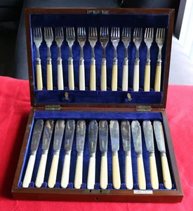 Vtg Walker & Hall Sheffield EPNS 24 Piece Knife Fork Set In Wood Box Silverplate - Picture 1 of 24