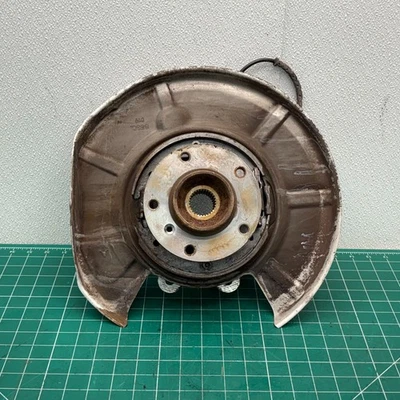 04-10 BMW E60 E61 528i 535i REAR LEFT SPINDLE KNUCKLE WHEEL HUB BEARING OEM - Image 1 of 4