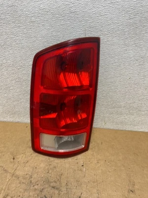 Оригинальный левый задний фонарь со стороны водителя для Dodge Ram 1500 2002–2006 годов выпуска T5152 DW - Изображение 1 из 4