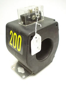 Schlumberger 92352–015 R6M Current Transformer 200: 5A - Picture 1 of 5