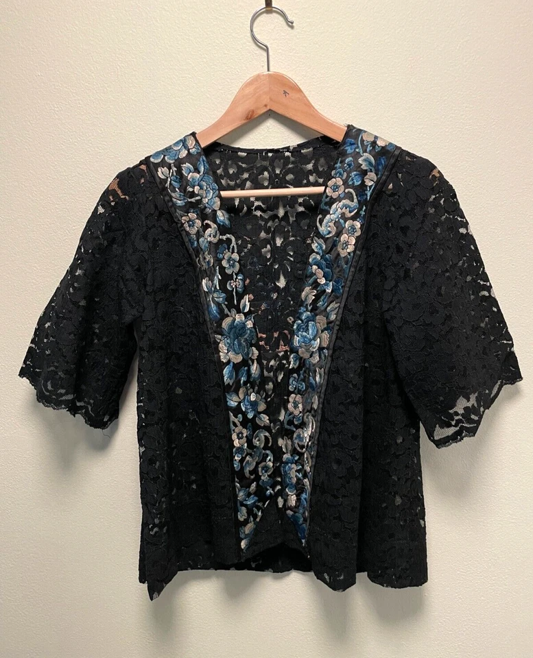 Kimono vintage hecho a mano para mujer talla mediana negro floral encaje abierto caprichoso años 90 Foto 1 de 4