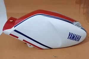 Yamaha Rz350 31k YPVS rojo, azul y blanco pintado aleación gasolina tanque de combustible + tapa - Imagen 1 de 16