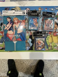 ONE PIECE CARD GAME: NAMI AND ROBIN STORAGE DECK BOX & 3X Sleeve Packs Vivi - Bild 1 von 6