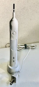 Braun Oral-B Gum Electric Toothbrush White Replacement Handle Charging Base READ - Picture 1 of 11