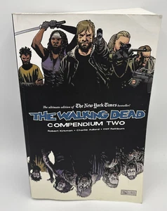 The Walking Dead: Compendium Two - Paperback By Robert Kirkman - Foto 1 di 9