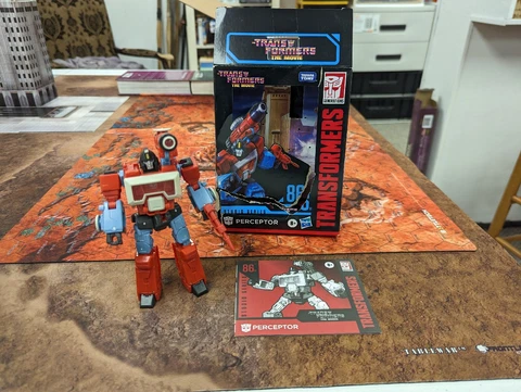 Hasbro Transformers The Movie Studio Series 86 Perceptor Cover
