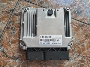 Iveco Daily ECU Engine Control Unit 504073032 0281011228 - Picture 1 of 4