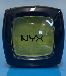 Ombretto NYX Cosmetics - Verde Chiaro ES72A Versatile per tutte le tonalità della pelle Nuovo - Foto 1 di 4
