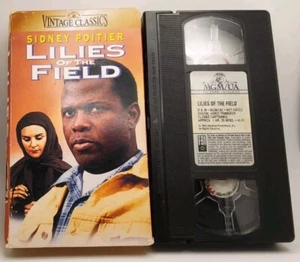 Lilies Of The Field VHS, Pre-owned, Very Good Condition, 1997 MGM/UA - Foto 1 di 2