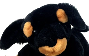 Animal Alley realistischer Rottweiler Welpe Hund schwarz hellbraun braun liegend Stofftier Plüsch - Bild 1 von 6