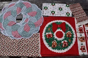 Lote de Navidad: tela de corona y patrones para manteles/almohadas; pueblo de Navidad - Imagen 1 de 6