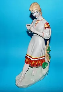RUSIA Rusia Polonne Figura 'Mujer sosteniendo flor' (6923) - Imagen 1 de 7