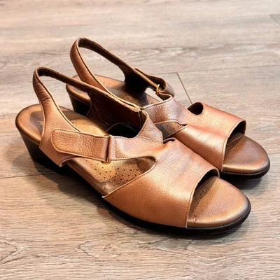 SAS Shoes Suntimer Comfort Heeled Sandal Metallic Leather Wedge Size 8 N Narrow - Image 1 of 4