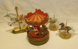 Hallmark Card Carousel W/Santa &Reindeer - Carousel Tobin Fraley, Ginger, Star - Picture 1 of 5